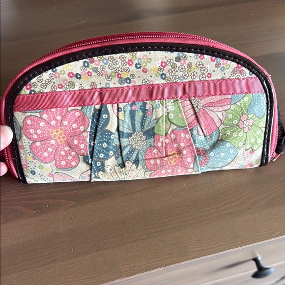 Thirty One Floral Multi-Color Women's Wallet - Picture 1 of 3